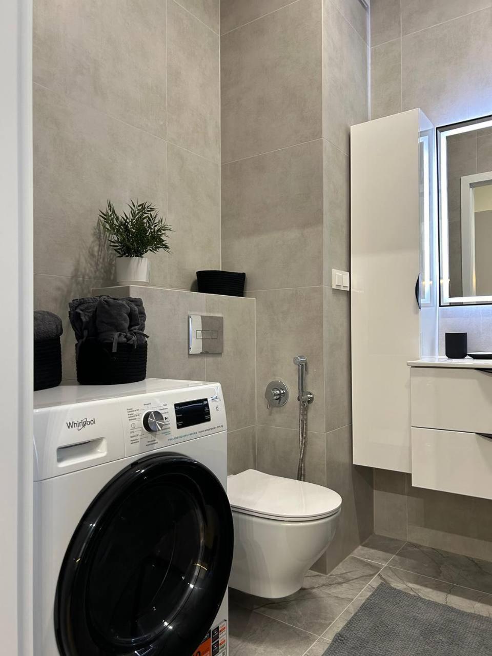 Warsaw Airport Apartment Buitenkant foto